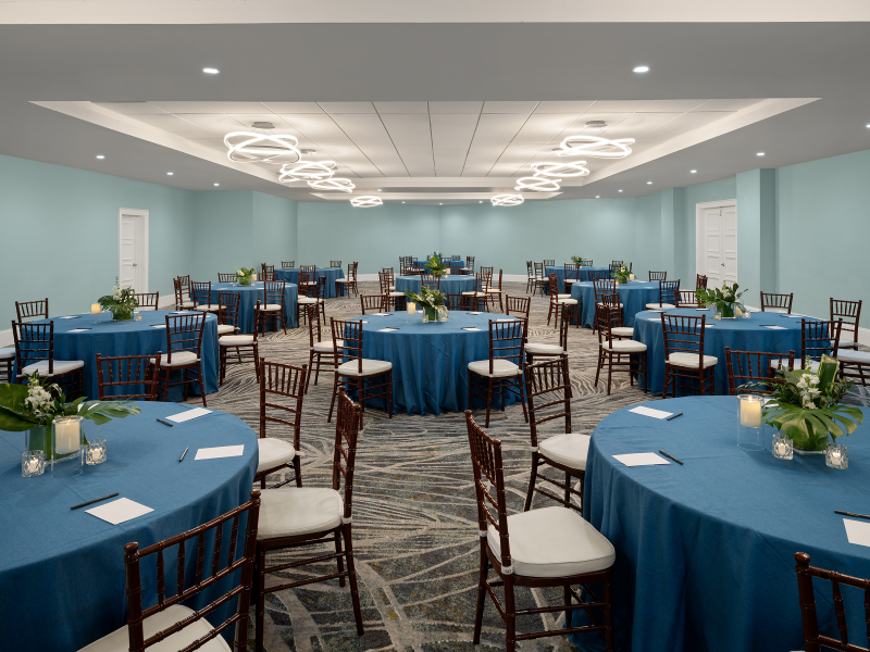 Courtyard Nassau Downtown/Junkanoo Beach