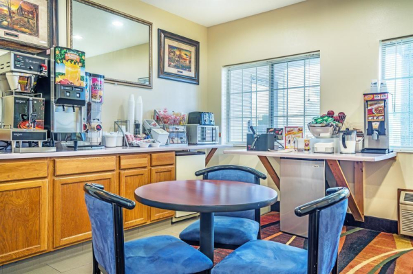 Las mejores ofertas de Super 8 by Wyndham Orange City Scotia