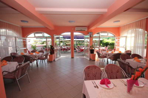 Las mejores ofertas de Metohija Hotel Bar