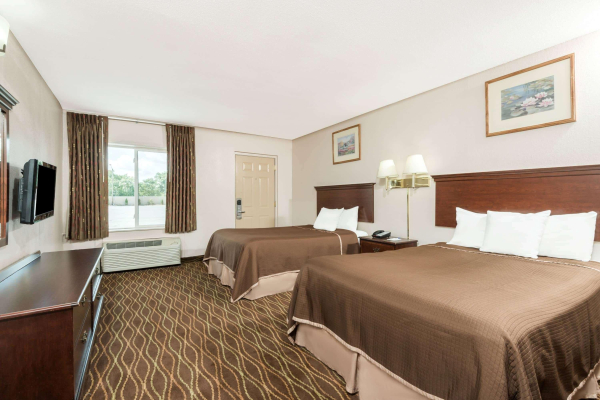 Las mejores ofertas de Howard Johnson by Wyndham Springfield Springfield