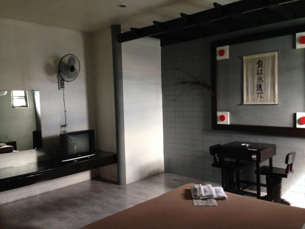 Las mejores ofertas de Hollywood Drive-In Hotel Ilocos (luzon)