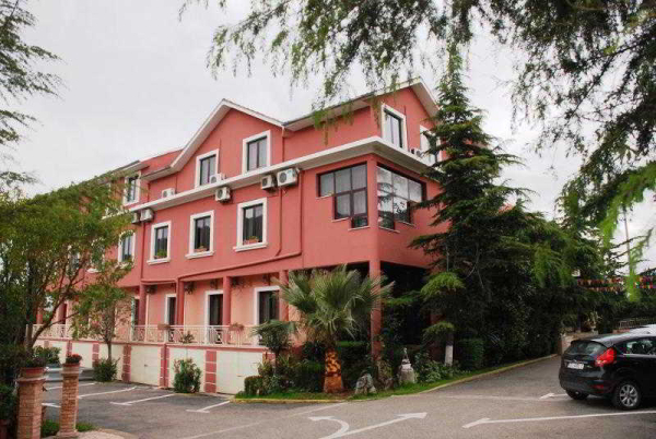 Las mejores ofertas de Univers Elbasan 