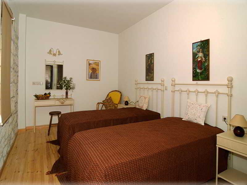 Villa Manolis