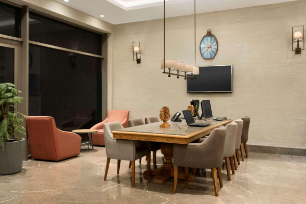 Las mejores ofertas de Ramada Hotel & Suites by Wyndham Adana Adana