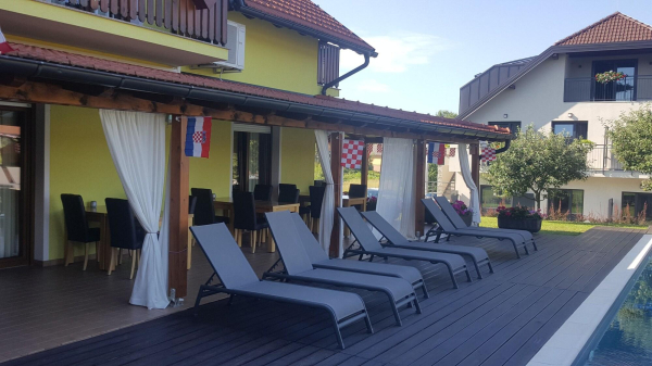 Las mejores ofertas de House Tina Slunj 