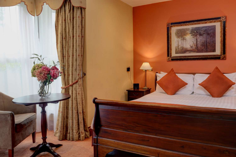 Best Western Plus Old Tollgate Hotel