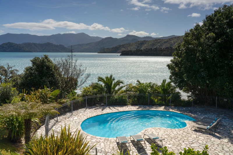 Portage Resort Hotel