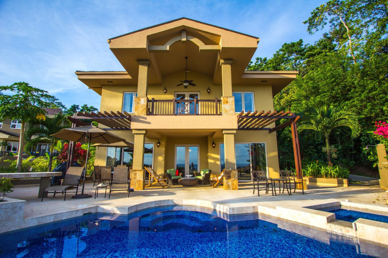 Red Frog Beach Island Resort