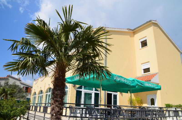 Las mejores ofertas de Adria Resnik