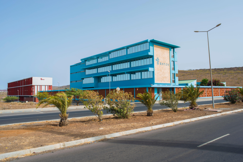 Las mejores ofertas de Escola Da EHTCV Praia 