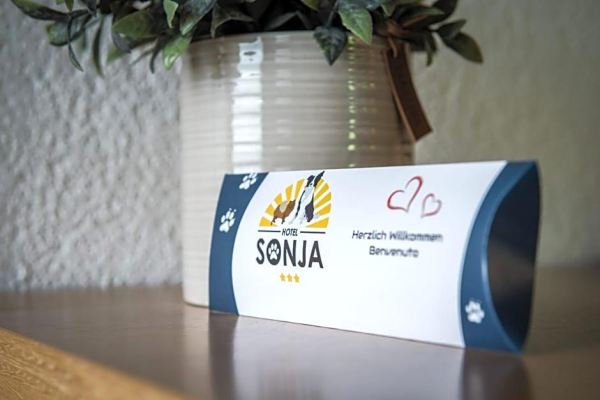 Las mejores ofertas de Sonja St Johann