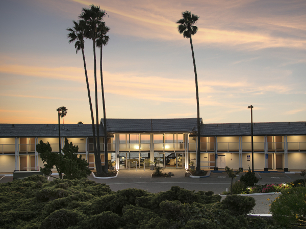 Las mejores ofertas de Shore Cliff Hotel California City 