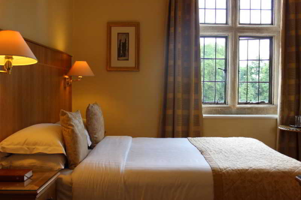 Las mejores ofertas de Savill Court Middlesex