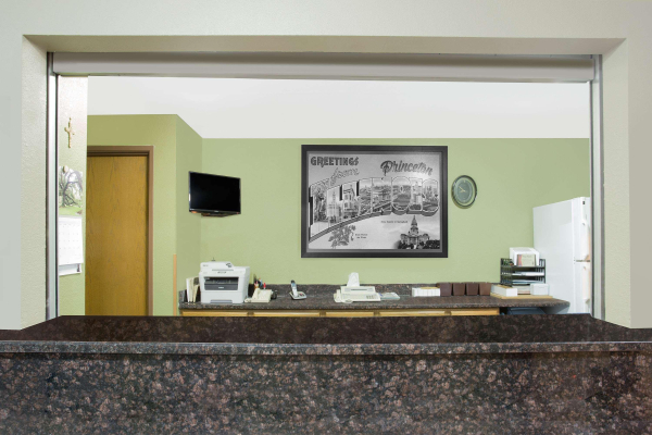 Las mejores ofertas de Super Sleep Inn By OYO I-80 Princeton Ottawa