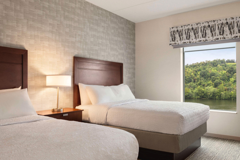 Hampton Inn & Suites Pittsburgh/Waterfront-West Ho