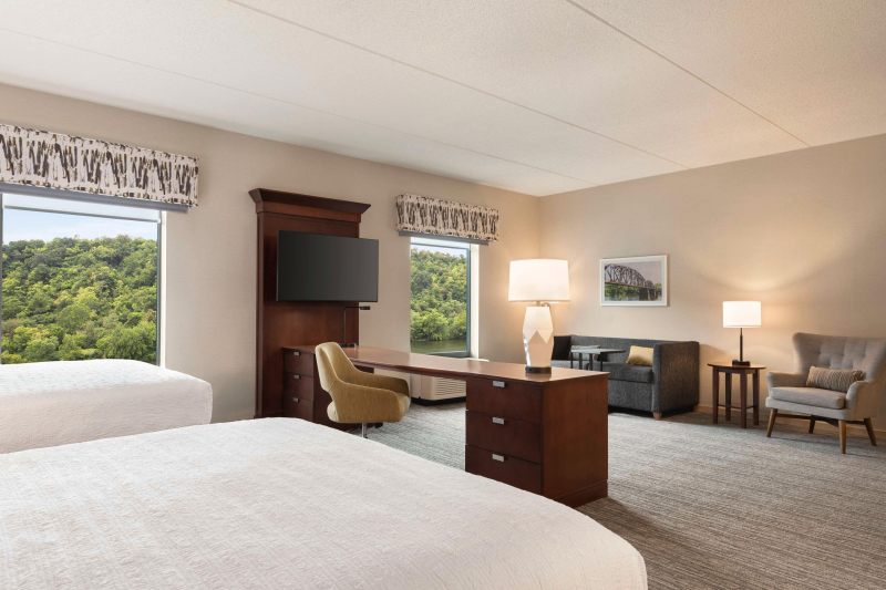 Hampton Inn & Suites Pittsburgh/Waterfront-West Ho
