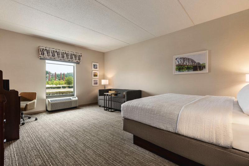 Hampton Inn & Suites Pittsburgh/Waterfront-West Ho