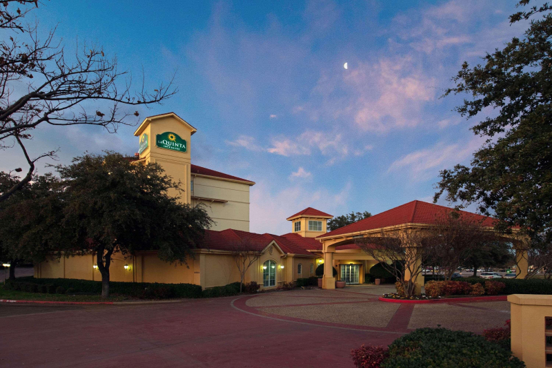 La Quinta Inn & Suites Dallas Arlington South