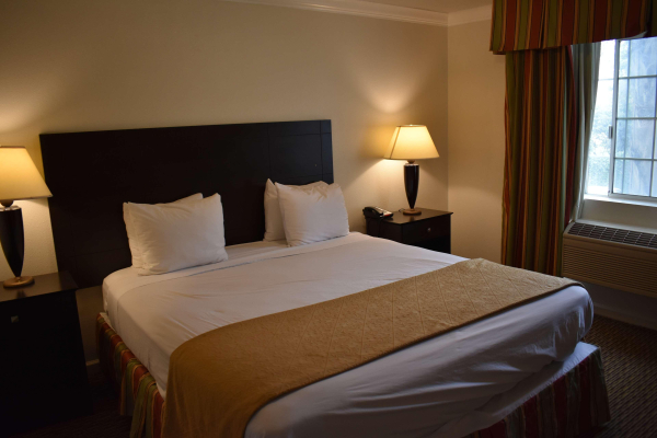 Las mejores ofertas de Best Western Colonial Inn Central Valley 