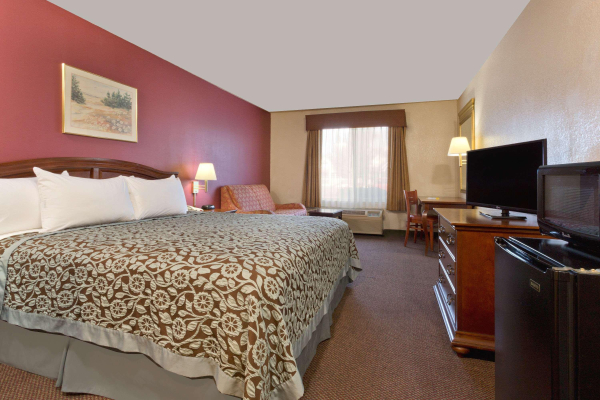 Las mejores ofertas de Days Inn By Wyndham Lathrop Central Valley 