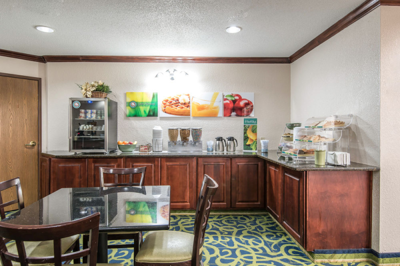 Las mejores ofertas de QUALITY SUITES KANSAS CITY INTERNATIONAL AIRPORT Kansas City 