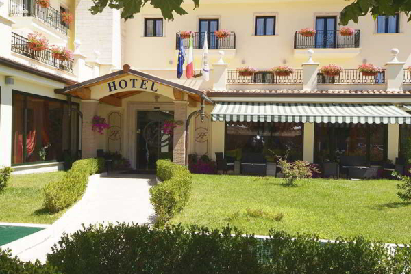 Las mejores ofertas de Fashion Hotel Valmontone