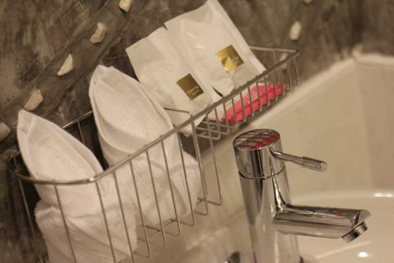 Be My Guest Hip Hotel