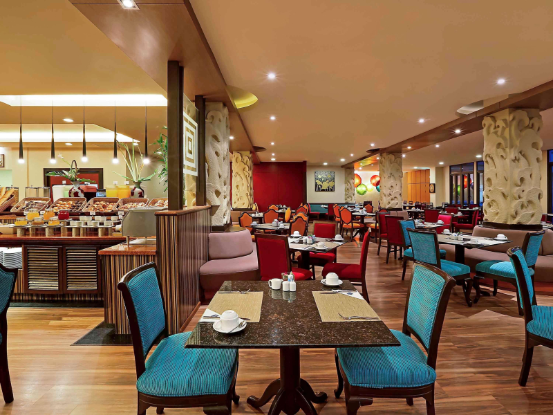 Novotel Phuket Vintage Park Resort