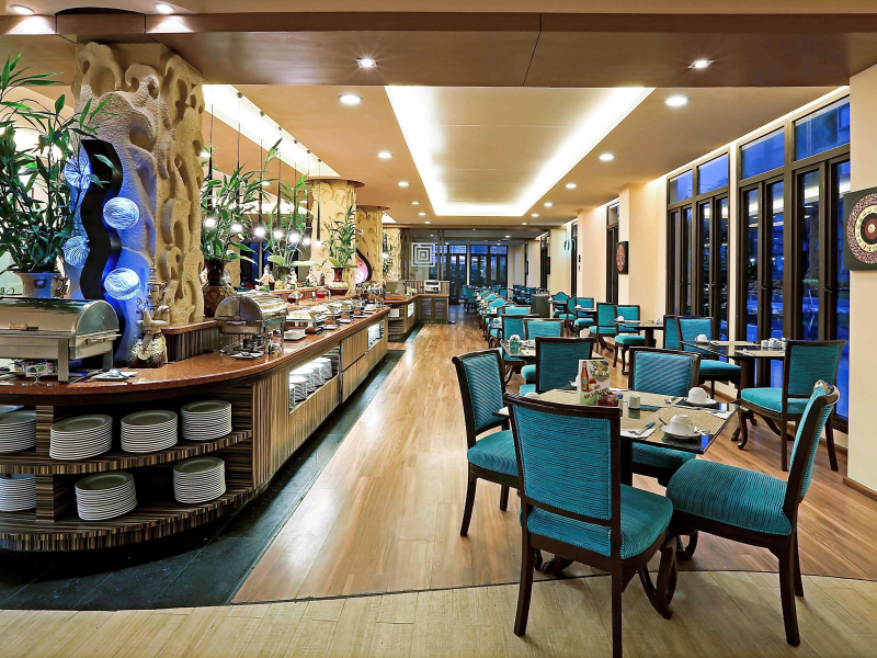 Novotel Phuket Vintage Park Resort