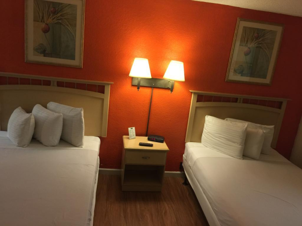 Las mejores ofertas de Country Hearth Inn - Kissimmee Orlando