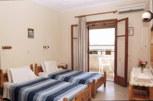 Las mejores ofertas de Leftis Romantica MORAITIKA