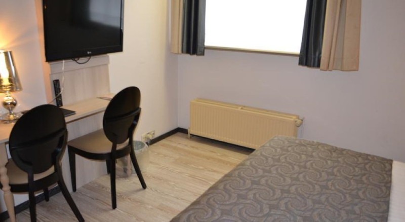 Las mejores ofertas de FLORIS HOTEL KAROS BRUGES Bruges