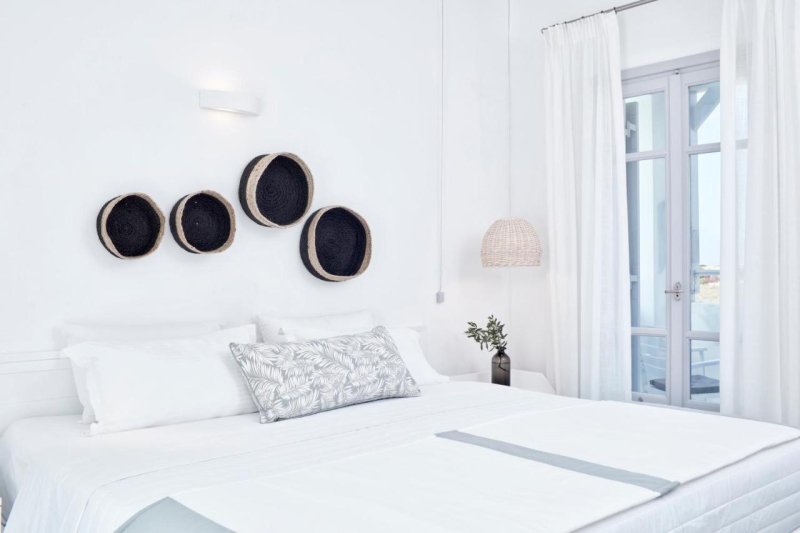 Las mejores ofertas de MR & MRS WHITE PAROS Paros 