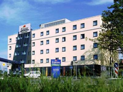 Las mejores ofertas de HOLIDAY INN EXPRESS FRANKFURT AIRPORT Frankfurt