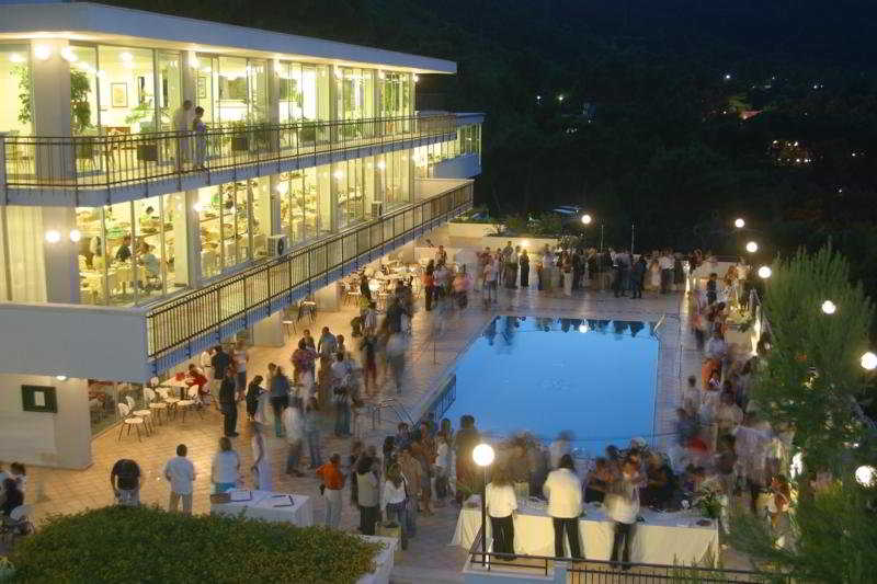 Las mejores ofertas de Pugnochiuso Resort - Hotel del Faro Vieste 