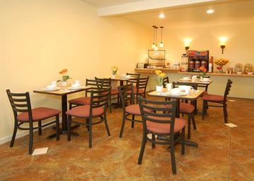 Las mejores ofertas de COMFORT INN MONTEREY BAY Monterey