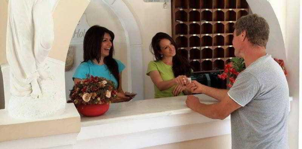 Las mejores ofertas de PANTHEON HALL Messonghi Corfu