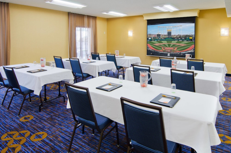 Courtyard by Marriott Kansas City Overland Park/Metcalf