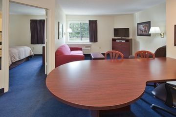 Las mejores ofertas de CANDLEWOOD SUITES RALEIGH CRABTREE Raleigh