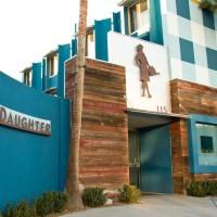 Las mejores ofertas de FARMER'S DAUGHTER Los Angeles