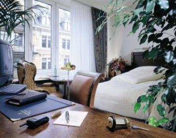 NEUES SCHLOSS PRIVAT HOTEL ZURICH, AUTOGRAPH COLLECTION