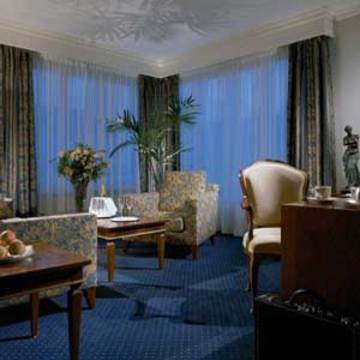 NEUES SCHLOSS PRIVAT HOTEL ZURICH, AUTOGRAPH COLLECTION
