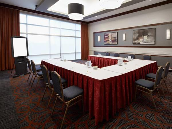 Las mejores ofertas de COURTYARD BY MARRIOTT MONTREAL AIRPORT Montreal