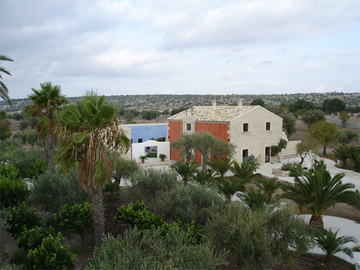 Las mejores ofertas de CAMBIOCAVALLO - UNESCO AREA & RESORT Modica