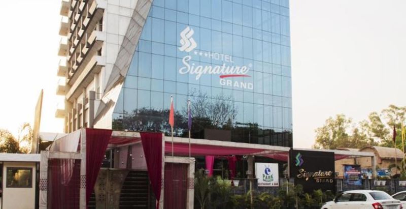 Hotel Signature Grand
