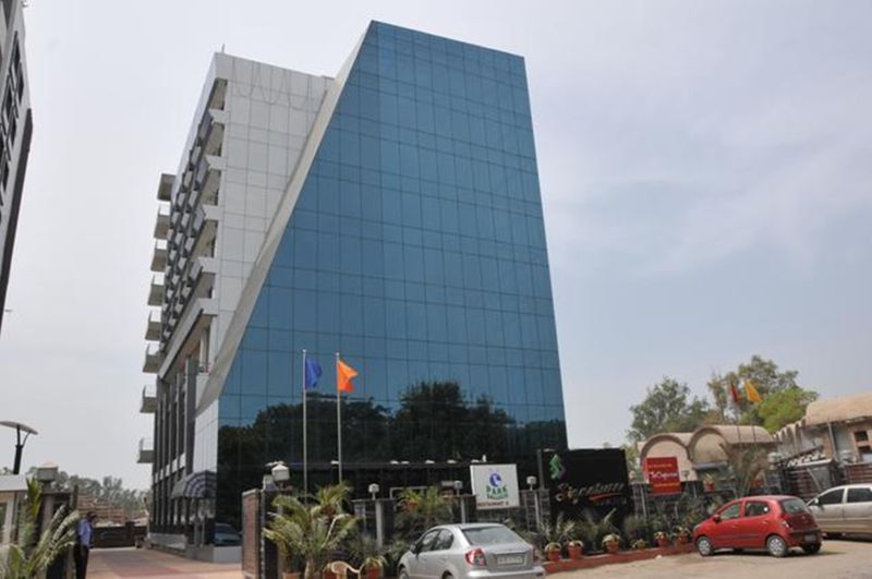 Hotel Signature Grand