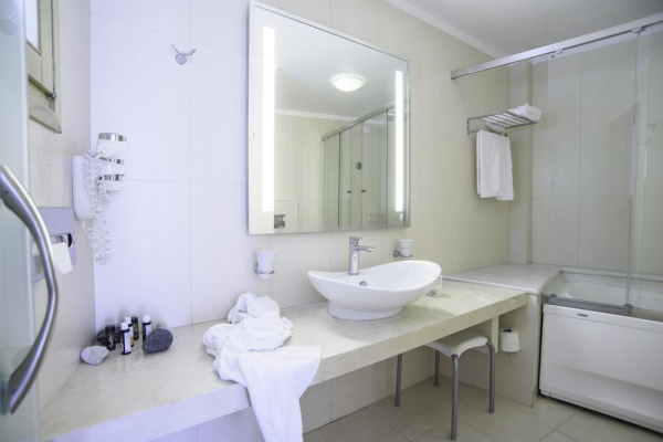 Las mejores ofertas de La Mer Deluxe Hotel & Spa Kamarai