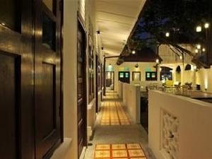 Courtyard Boutique