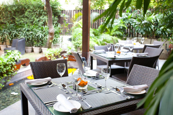 Las mejores ofertas de Udman Hotel Panchshila Park Delhi