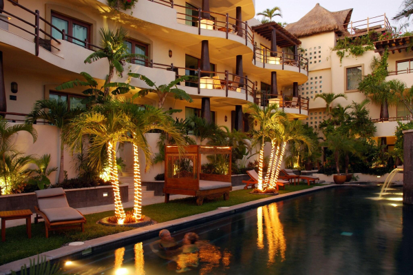 Las mejores ofertas de El Taj Ocean Front and Beachside Condo Hotel Playa Del Carmen